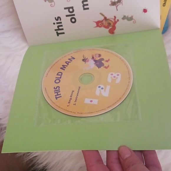 Classic Children's Books CD Included - Picture 10 of 10